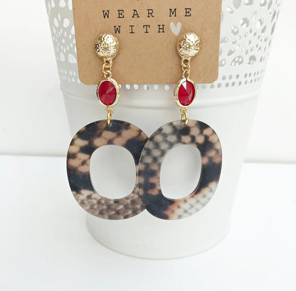 Boho Statement Earrings | Reptile-Look Horn Resin | Red Crystal Drops | Gold-Plated Bohemian Jewelry