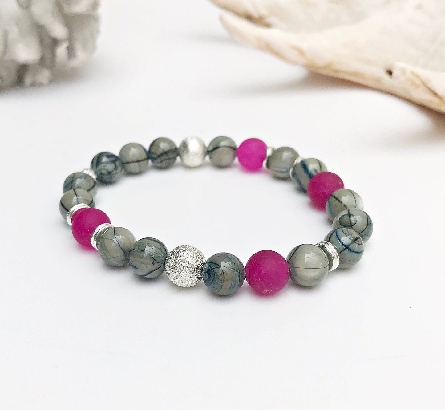 Boho Silver Shell and Jade Beaded Bracelet | Handmade Elastic Women's Jewelry | Gray Pink Gemstone Arm Candy