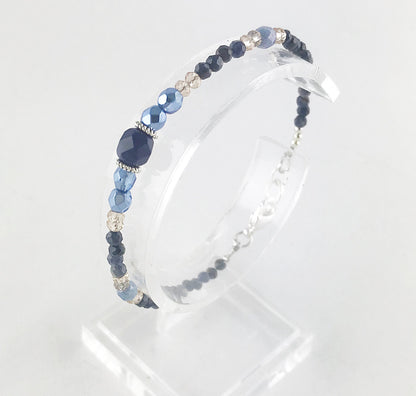 Delicate Sapphire Boho Bracelet | Silver-Plated Beaded Jewelry | 18.5cm Bohemian Gemstone Accessory