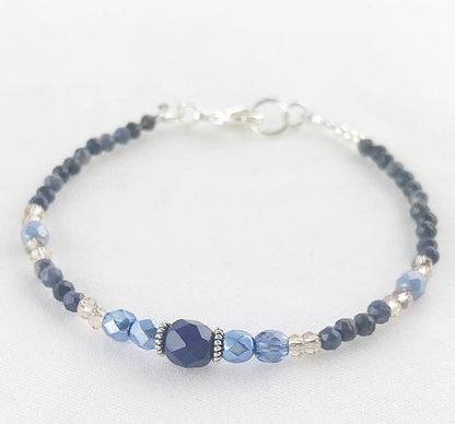 Delicate Sapphire Boho Bracelet | Silver-Plated Beaded Jewelry | 18.5cm Bohemian Gemstone Accessory