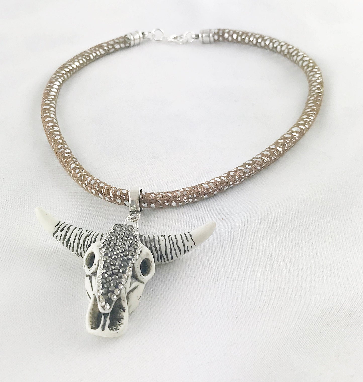 Boho White Bull Leather Necklace | Unisex Bohemian Jewelry | Ibiza-Inspired Nappa Pendant Chain